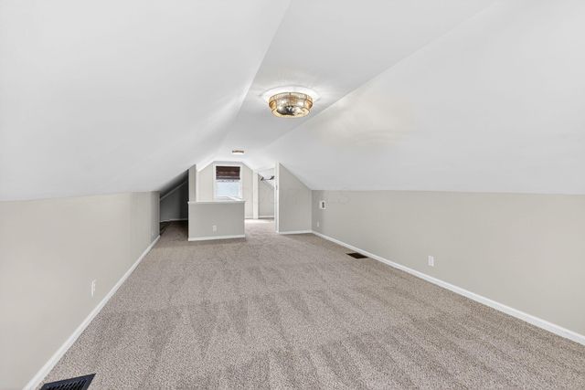 33 Rosslyn Avenue, Columbus, OH 43214