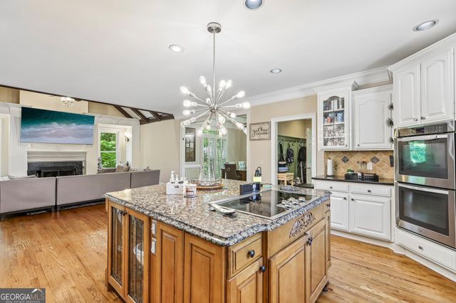 205 Wicklawn Way, Roswell, GA 30076