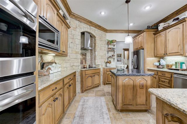 17900 Chatham Hills Road, Norman, OK 73071