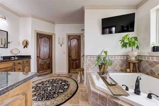 17900 Chatham Hills Road, Norman, OK 73071