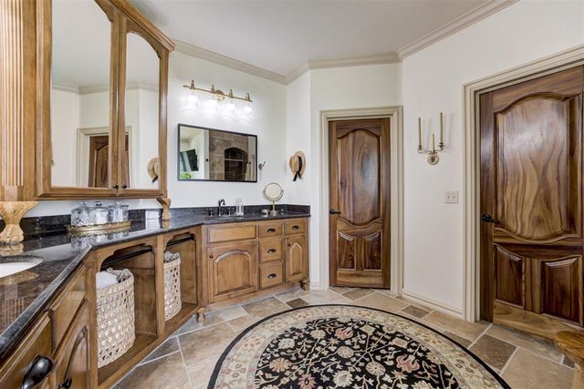 17900 Chatham Hills Road, Norman, OK 73071