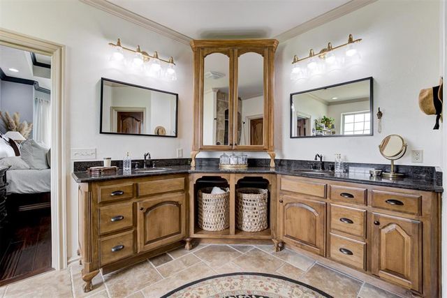 17900 Chatham Hills Road, Norman, OK 73071