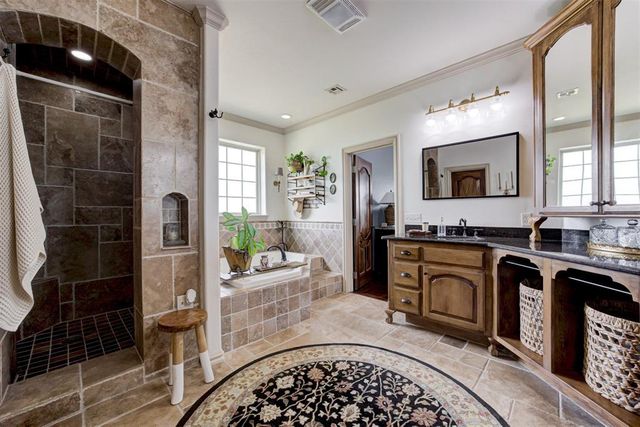 17900 Chatham Hills Road, Norman, OK 73071