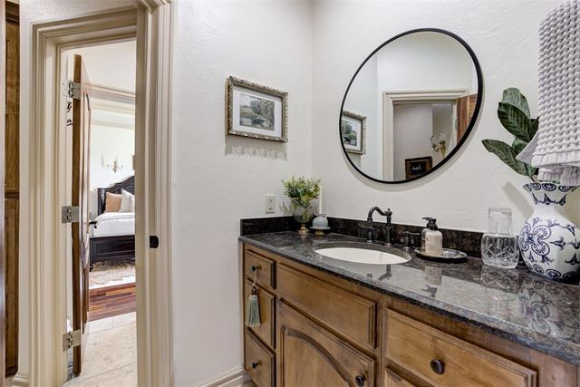 17900 Chatham Hills Road, Norman, OK 73071