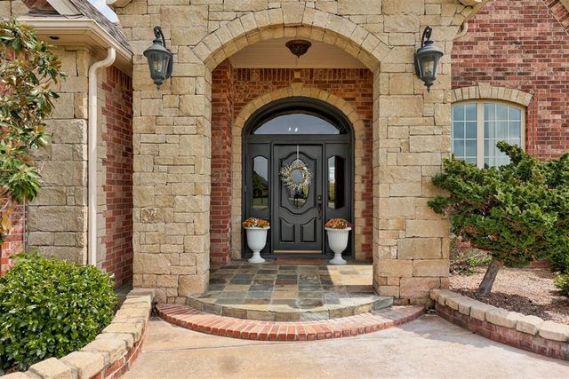 17900 Chatham Hills Road, Norman, OK 73071