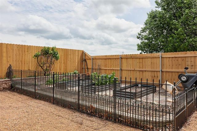 17900 Chatham Hills Road, Norman, OK 73071