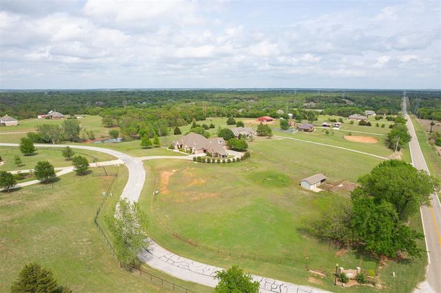 17900 Chatham Hills Road, Norman, OK 73071