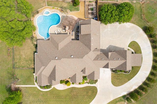 17900 Chatham Hills Road, Norman, OK 73071