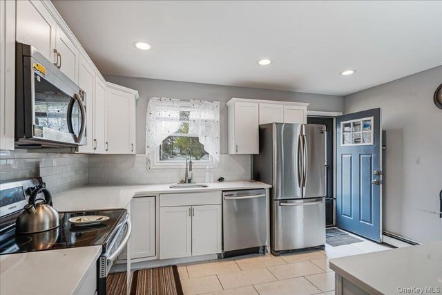 144 Washington Avenue, Wheatley Heights, NY 11798