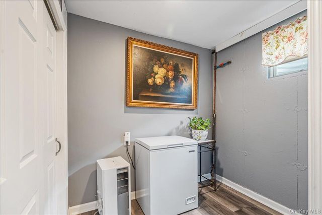 144 Washington Avenue, Wheatley Heights, NY 11798