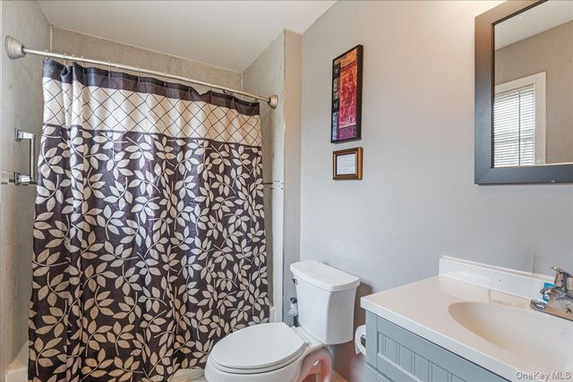 144 Washington Avenue, Wheatley Heights, NY 11798