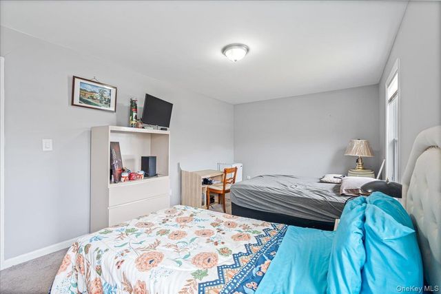 144 Washington Avenue, Wheatley Heights, NY 11798