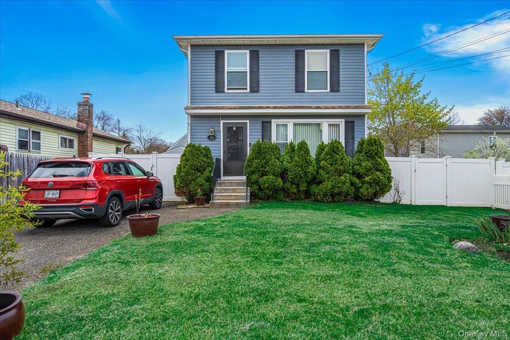 144 Washington Avenue, Wheatley Heights, NY 11798