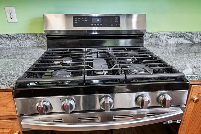 7822 Foxfield Drive NE, Cedar Rapids, IA 52402