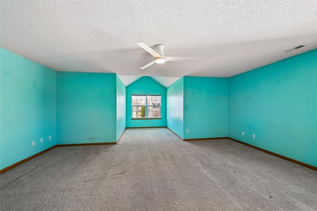 7822 Foxfield Drive NE, Cedar Rapids, IA 52402