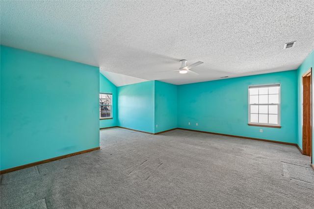 7822 Foxfield Drive NE, Cedar Rapids, IA 52402