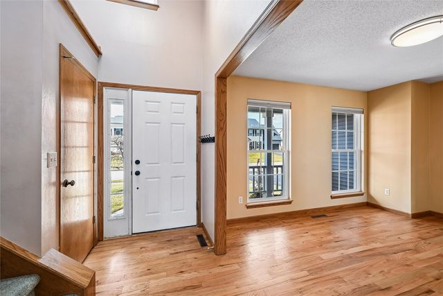 7822 Foxfield Drive NE, Cedar Rapids, IA 52402