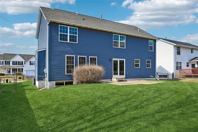 7822 Foxfield Drive NE, Cedar Rapids, IA 52402