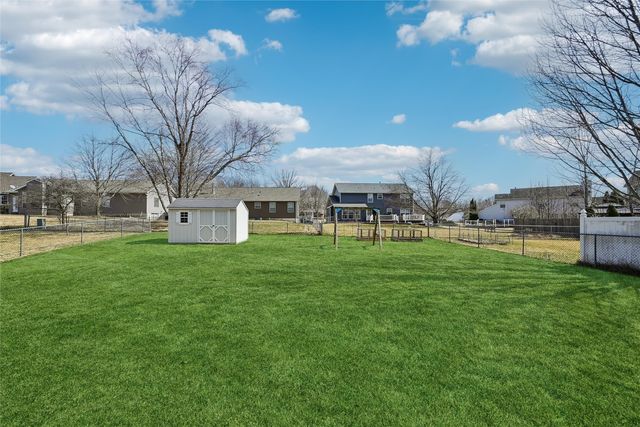 7822 Foxfield Drive NE, Cedar Rapids, IA 52402