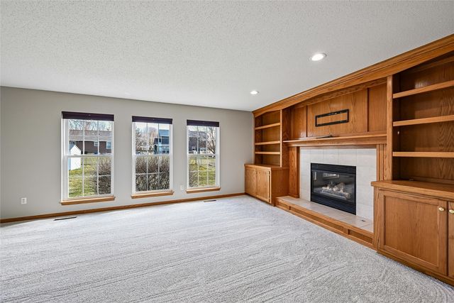 7822 Foxfield Drive NE, Cedar Rapids, IA 52402