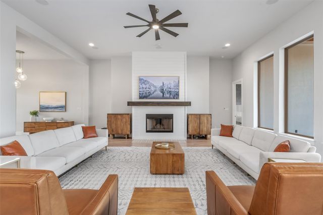 501 Francis CT, Liberty Hill, TX 78642