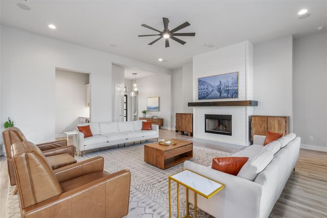 501 Francis CT, Liberty Hill, TX 78642