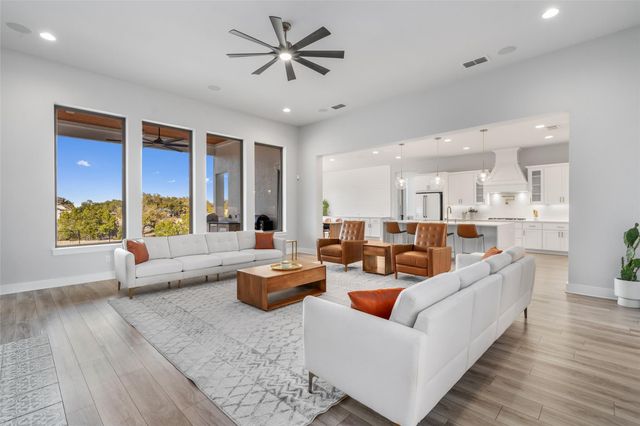 501 Francis CT, Liberty Hill, TX 78642