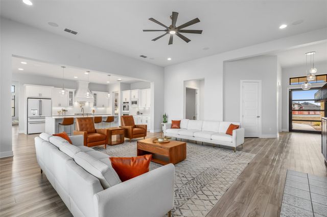 501 Francis CT, Liberty Hill, TX 78642