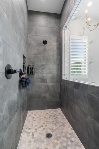 501 Francis CT, Liberty Hill, TX 78642