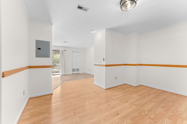 221 Oak St 14-34, Brockton, MA 02301