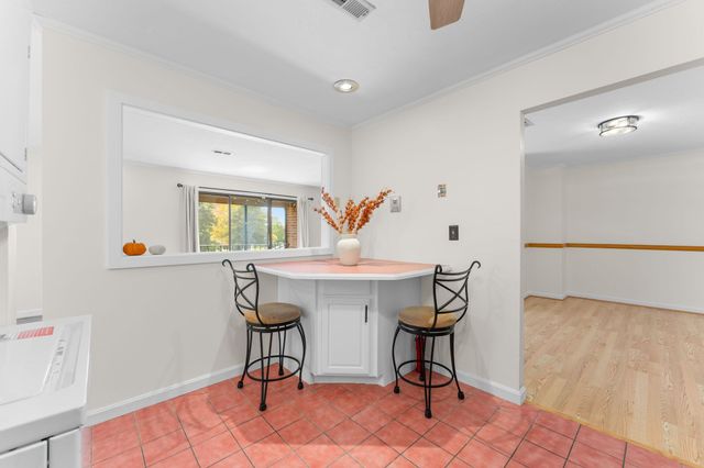 221 Oak St 14-34, Brockton, MA 02301