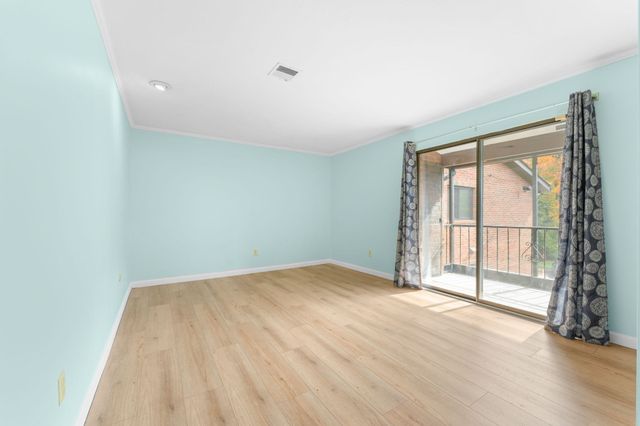 221 Oak St 14-34, Brockton, MA 02301