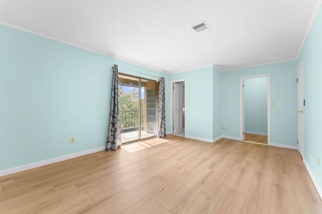 221 Oak St 14-34, Brockton, MA 02301
