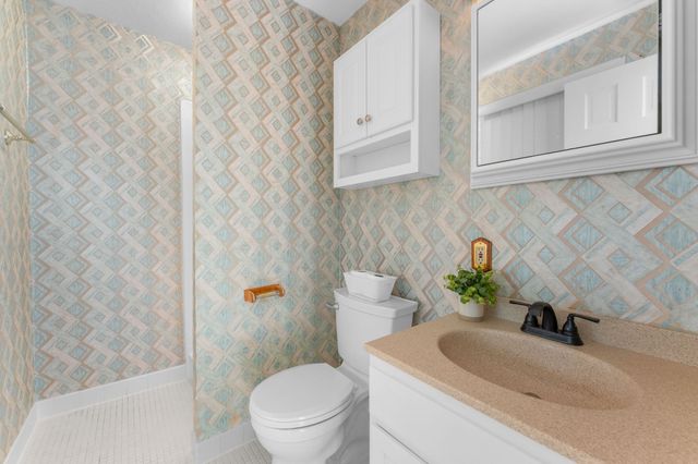 221 Oak St 14-34, Brockton, MA 02301