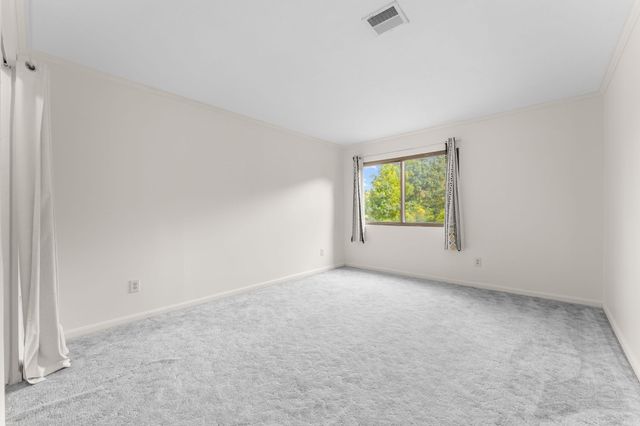 221 Oak St 14-34, Brockton, MA 02301