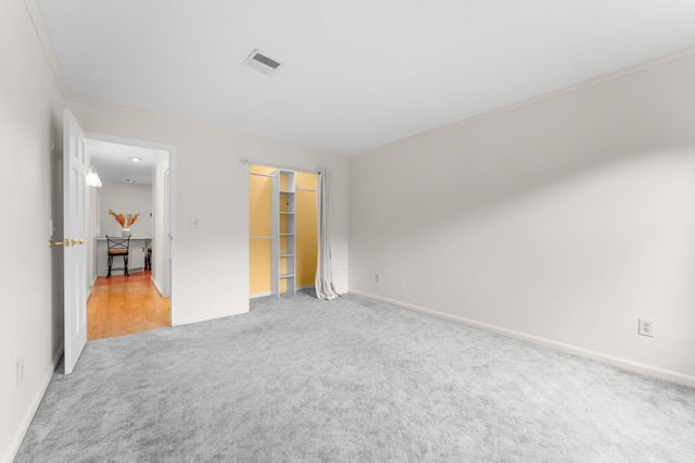 221 Oak St 14-34, Brockton, MA 02301