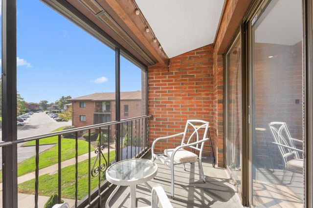 221 Oak St 14-34, Brockton, MA 02301