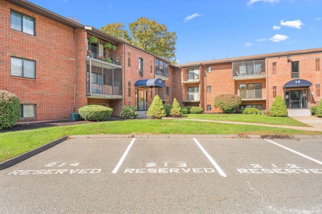 221 Oak St 14-34, Brockton, MA 02301
