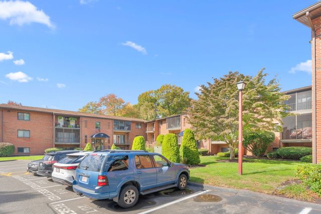 221 Oak St 14-34, Brockton, MA 02301