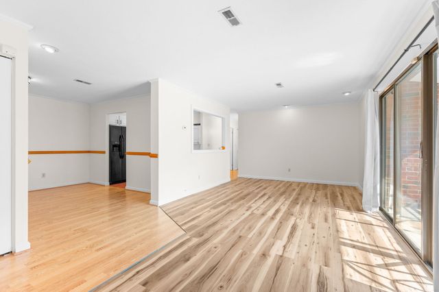 221 Oak St 14-34, Brockton, MA 02301