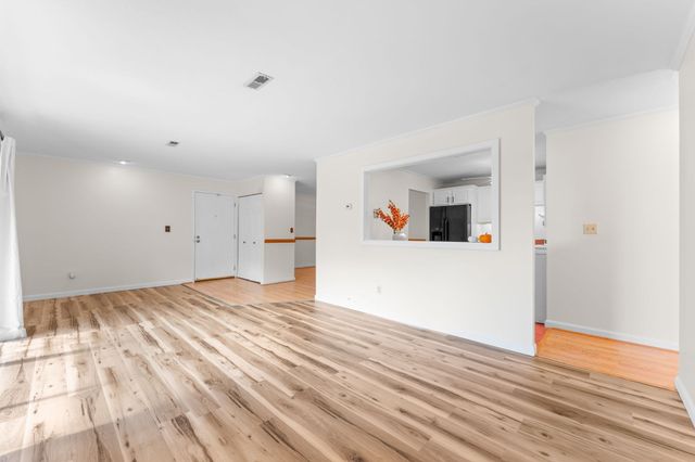221 Oak St 14-34, Brockton, MA 02301