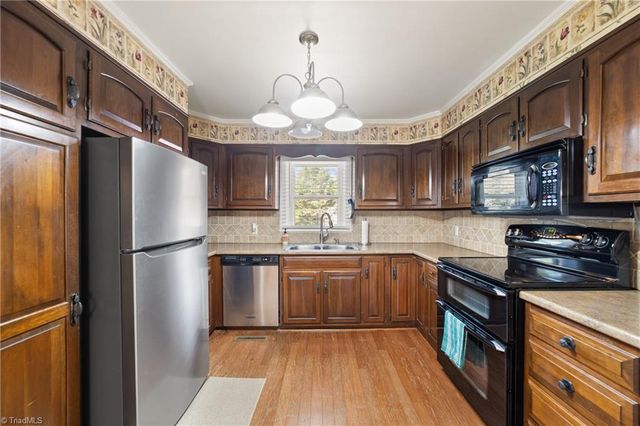 410 Lynhaven Drive, Winston-salem, NC 27104