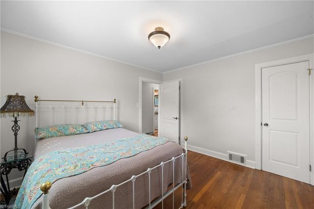 410 Lynhaven Drive, Winston-salem, NC 27104