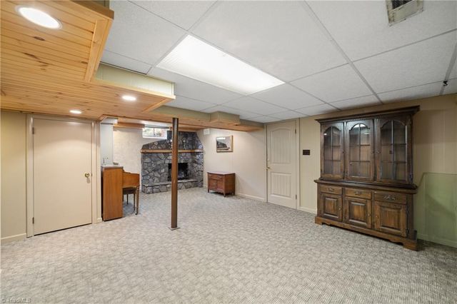 410 Lynhaven Drive, Winston-salem, NC 27104