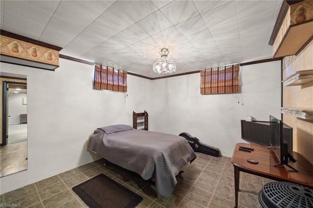 410 Lynhaven Drive, Winston-salem, NC 27104