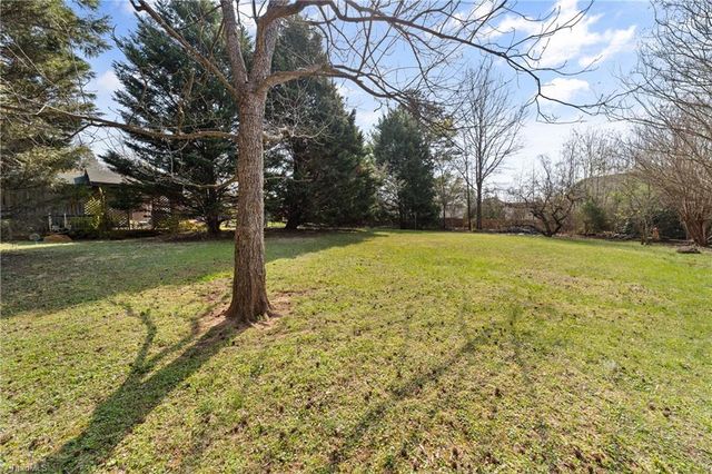 410 Lynhaven Drive, Winston-salem, NC 27104