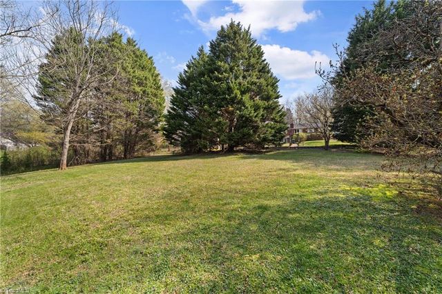 410 Lynhaven Drive, Winston-salem, NC 27104