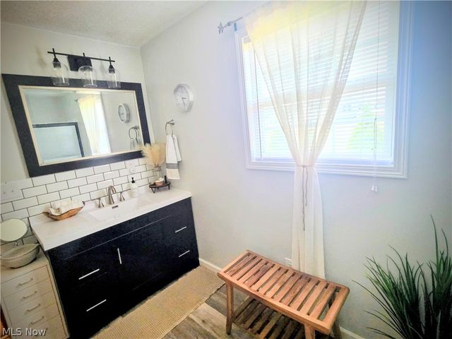 117 Pineview Estates Drive, Waverly, WV 26184