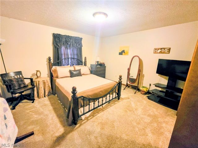 117 Pineview Estates Drive, Waverly, WV 26184