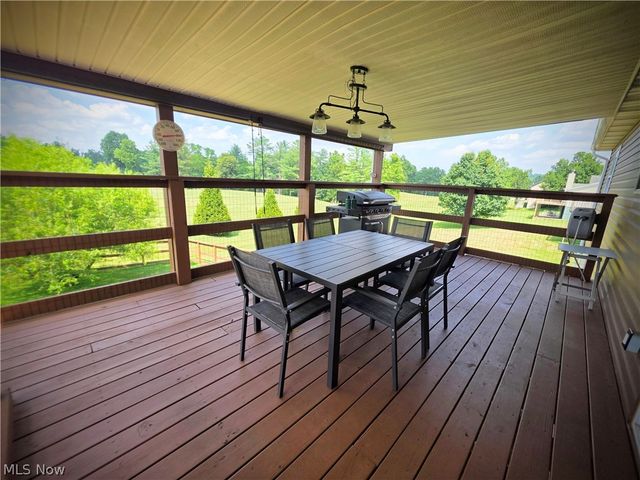 117 Pineview Estates Drive, Waverly, WV 26184